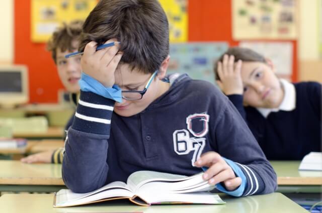 体験授業を受ける生徒